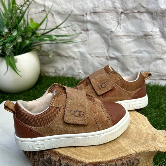 UGG RENNON LOW-CHESTNUT size 7 gently used - Picture 4 of 16